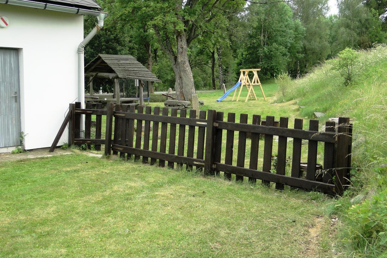 Tradicni Hostinec Lejlighedshotel Sněžné Eksteriør billede